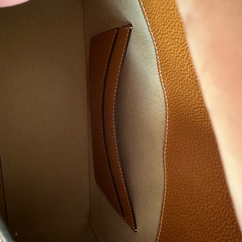 Toteme Tan Leather Shoulder Bag - Picture 4 of 9